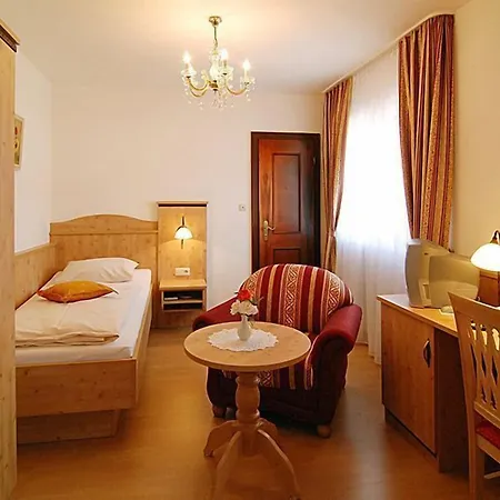 Hotel Am Kureck 3*